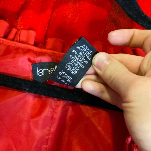 Red dress - Picture 8 of 13